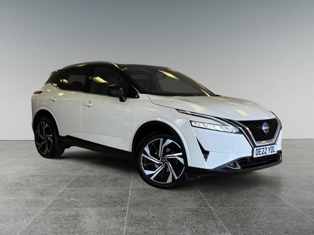 Nissan Qashqai 1.3 DiG-T MH 158 Tekna+ 5dr Xtronic Hatchback Petrol White