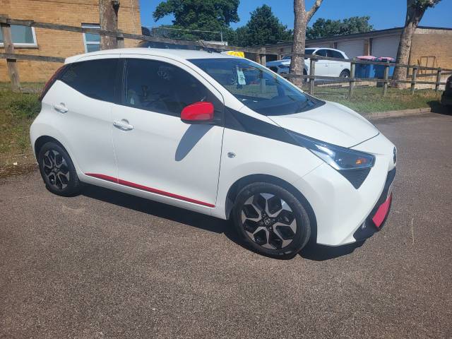 Toyota Aygo 1.0 VVT-i X-Trend 5dr Hatchback Petrol White