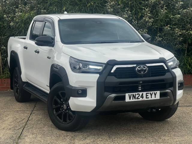 Toyota Hilux Invincible X D/Cab Pick Up 2.8 D-4D Auto Pick Up Diesel White