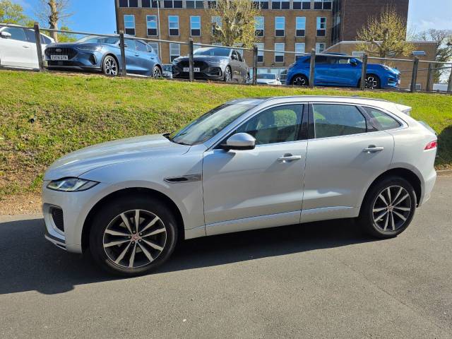 2022 Jaguar F-Pace 2.0 D200 R-Dynamic SE 5dr Auto AWD