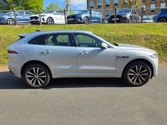 2022 Jaguar F-Pace 2.0 D200 R-Dynamic SE 5dr Auto AWD