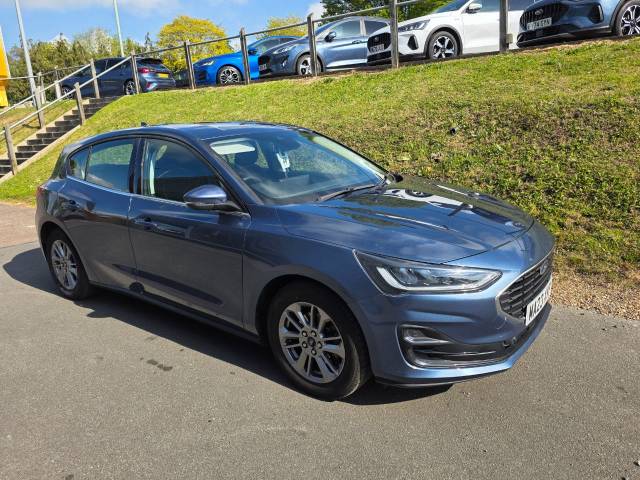 Ford Focus 1.0 EcoBoost Titanium 5dr Hatchback Petrol Chrome Blue