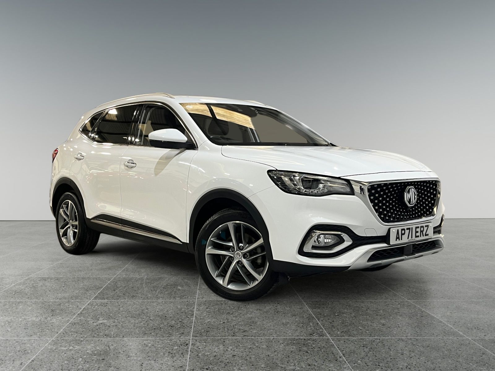 2022 MG HS