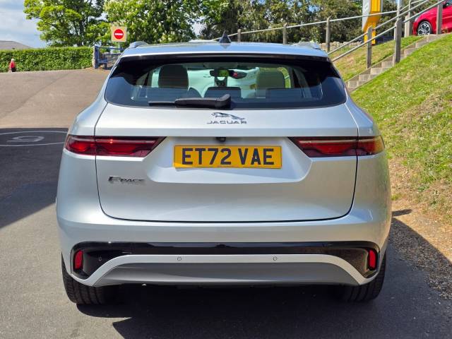 2022 Jaguar F-Pace 2.0 D200 R-Dynamic SE 5dr Auto AWD