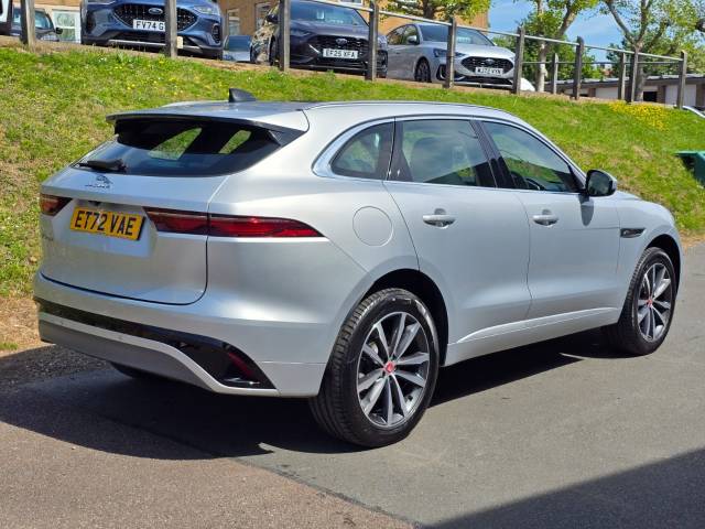 2022 Jaguar F-Pace 2.0 D200 R-Dynamic SE 5dr Auto AWD
