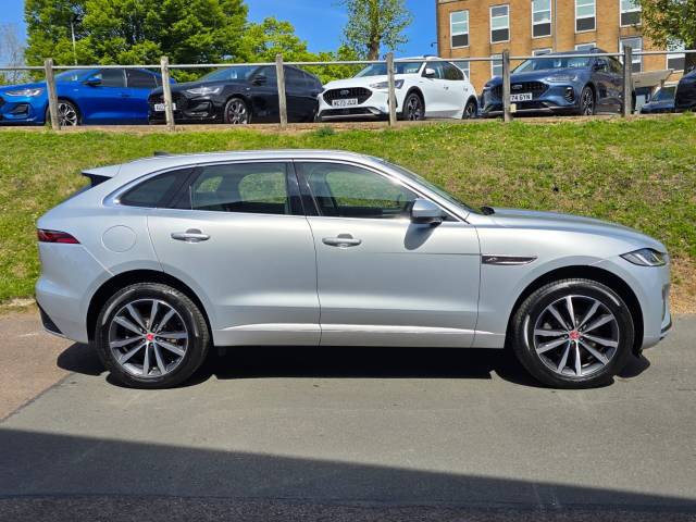 2022 Jaguar F-Pace 2.0 D200 R-Dynamic SE 5dr Auto AWD