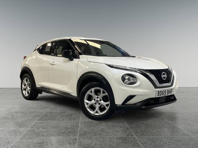 Nissan Juke 1.0 DiG-T N-Connecta 5dr Hatchback Petrol White