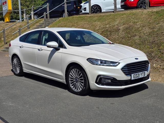 Ford Mondeo 2.0 EcoBlue 190 Titanium Edition 5dr Powershift Hatchback Diesel White Platinum