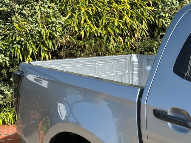 2026 Isuzu D-max 2.2 V-Cross 8 Speed Auto 26MY