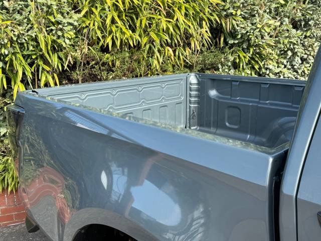 2026 Isuzu D-max 2.2 V-Cross 8 Speed Auto 26MY
