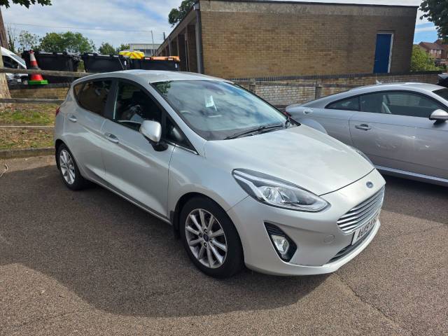 Ford Fiesta 1.0 EcoBoost Titanium 5dr Auto Hatchback Petrol Moondust Silver